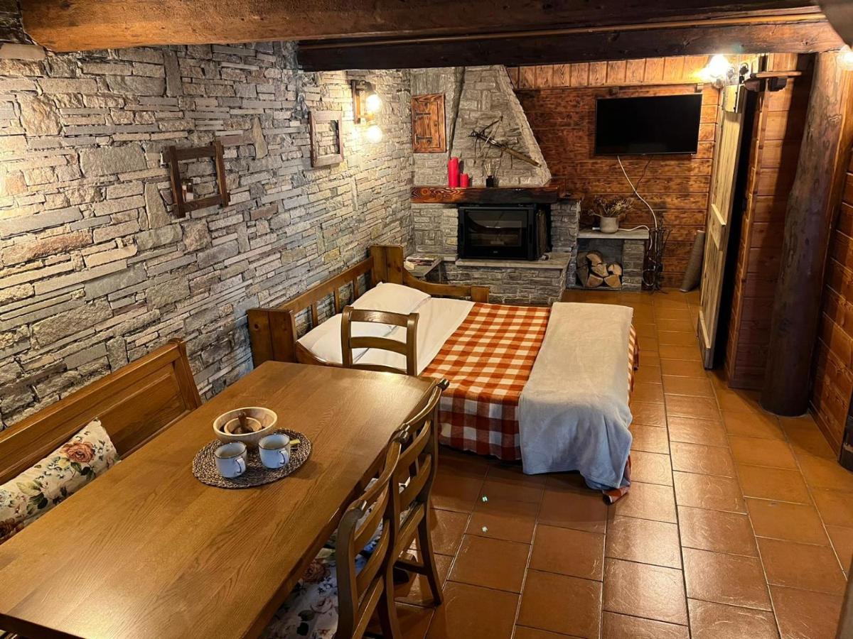 Ferienwohnung Monolocale Rustico Di Montagna Antey-Saint-André Exterior foto